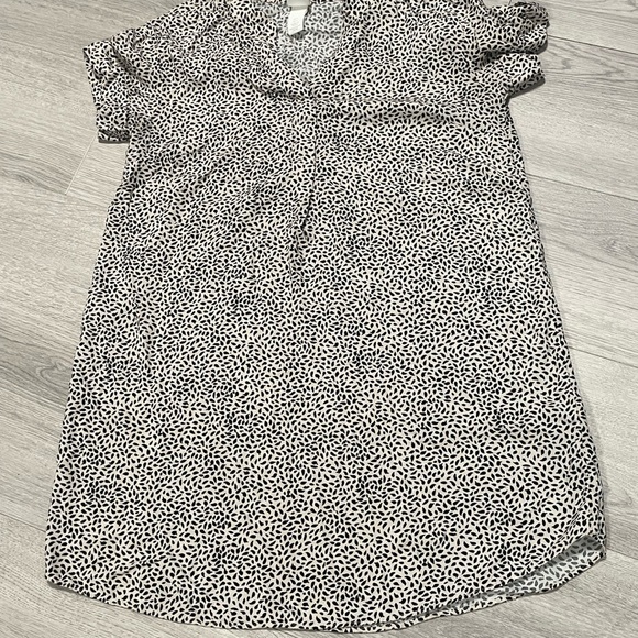 H&M Dresses & Skirts - H&M Black and Tan Shirt Patterned Dress Sz 4